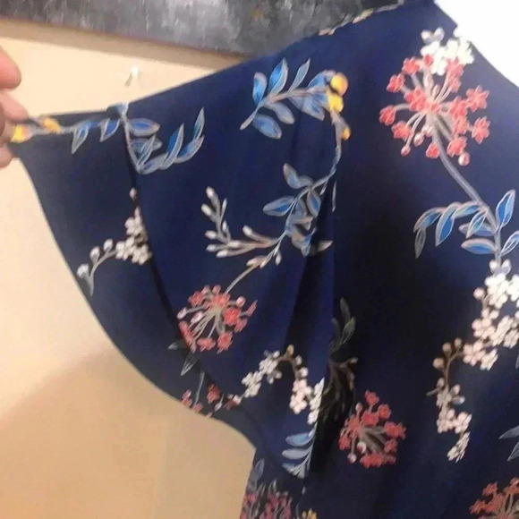 Liz Claiborne Career Floral Top Layered Oversized Short Bell Sleeves-Size XL - Picture 5 of 9